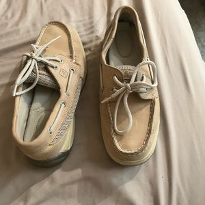 Woman sperry shoes